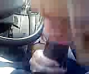 Amateur cabeza profunda mamada mientras conducía el auto puttas xxx