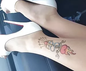 Mi pantyhosed pierna tobillo tatuaje maduras puts