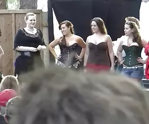 Nueve chicas con curvas en el concurso porn putas