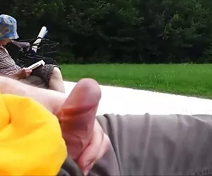 Señoras porno teaser - la abuela en el parque