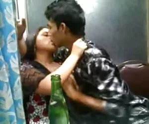Indian desi chica sexy en churidar ver modelos desnudas