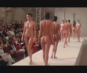 Desnudo desfile de moda redux - pret a porter que videos xxx