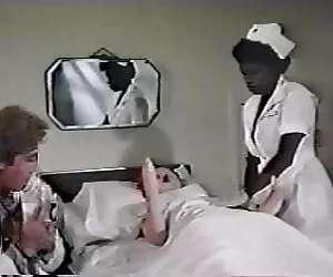 Ébano ayes - hospital de la escena. porno mujeres desnudas