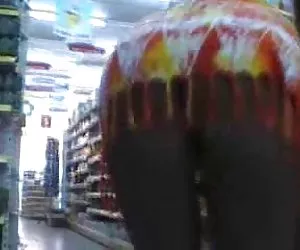 Upskirt en el supermercado sin bragas putas videos