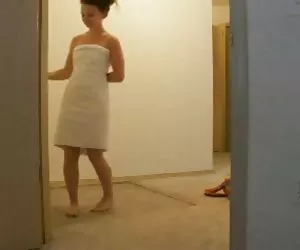 Exhibicionistas inocente toalla gota pormo gratis