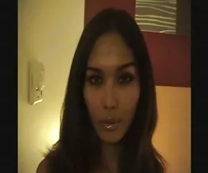 la  hermosa bangkok ladyboy