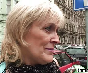 60 años de edad prostituta monta su polla joven xxxxxxxxxx porno