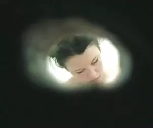 Joven carrie atrapados en la piscina cabine videos desnudas