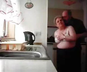 La abuela y el abuelo follando en la cocina putas buenas xxx