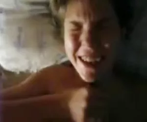 Masturbación con la mano - faciales que no le gustaba! hembras desnudas