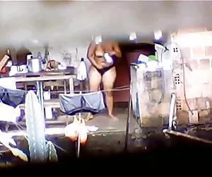 Hidden cam - ducha no alto da favela peliculas porno xxxx
