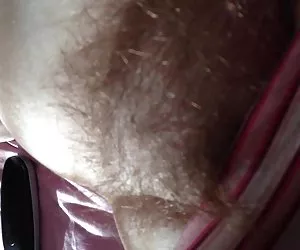 Realmente el pelo largo que cuelga de la parte superior de sus bragas. porno video
