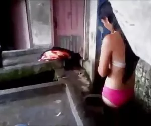 Hermano graba a su hermana en la ducha putas buenas