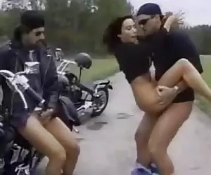 Erika videos mujeres calientes bella trío