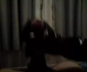 Paja  con condón de látex y guantes de pvc