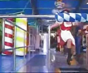  upskirt en la oktoberfest l7