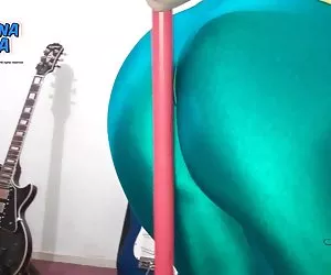  profundo cameltoe en verde brillante lycras. culo redondo blanco latina