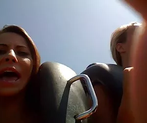 Me recibe en esa montaña rusa porno x el ano