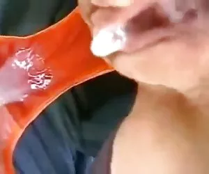 Pedos de corridas en bragas maduras bien putas