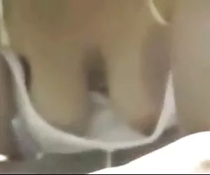Maduro downblouse en el jardín muchachas encueradas