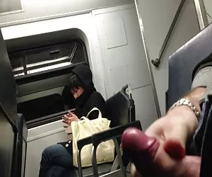 Flash en el tren con primer plano cum videos porno xxxx gratis
