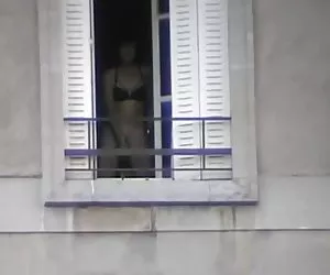 Hacer  de la esposa exhib a sí misma