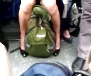 Upskirt  en el metro de londres