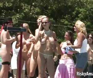 Naughty  amateur putas bailando desnuda fuera de