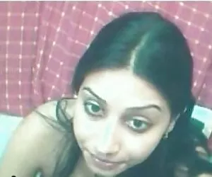 Indio ama de casa que se muestra en la noche mujercitas desnudas