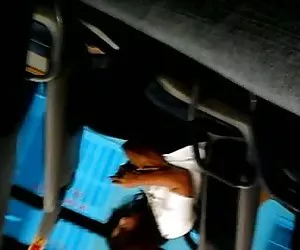 Flash bus - a ella le gusta 2 mujeres muy putas desnudas