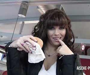 Público mamada im fastfood laden x zorras