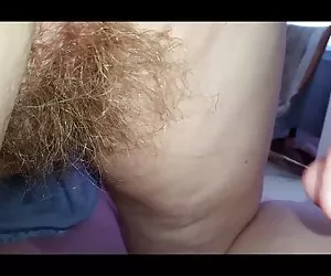 Mujer de largo pelo púbico  xputas
