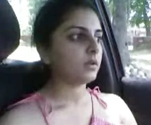 Niña pakistaní en coche fotos putitas