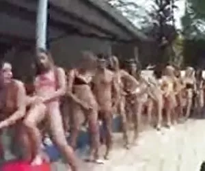 Transexual país de las maravillas cojiendo por el ano