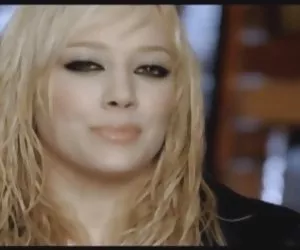 Hilary  duff cumming hilary duff canta ella es cumming