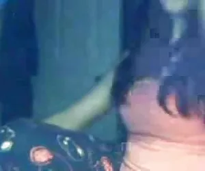Linda morena chica mostrando las tetas en la webcam follada anal