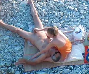 La  playa pública de amateur fuck