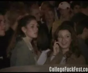 Gran  cantidad de semen en su boca - voyeur!!!