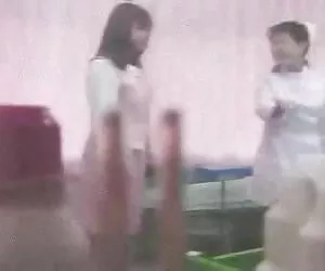 Chica asiática eliminación en el examen médico videos 3x gratis