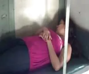 A mi novia en tren-2 video xxx xxx