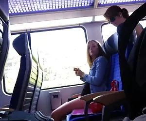 La filmación de las niñas en el tren y cum cojiendo putas