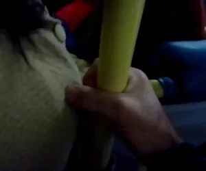  sentindo vi (tocándose el pecho)