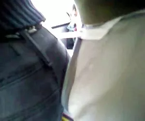 Gran  culo en el bus encoxando rabuda