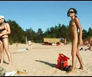 Adolescente caliente nudistas hacen de esta playa nudista aún más caliente putas videos gratis