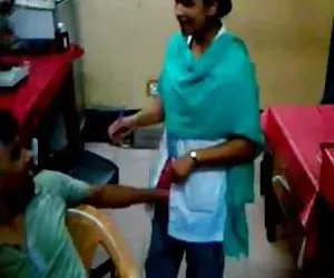 Técnico finguring doctora en sonaimuri hospital porno gratis en video