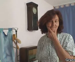 Solitario abuela lleva su polla caliente chicas x