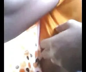 Tipo indio tocando y masajeando las mujeres tetas en el bus buscar videos porno gratis