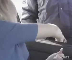 Su cremallera es hacia abajo, deja que te ayude!!! mujeres viejas haciendo el amor