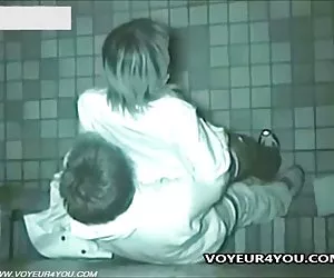  tarde en la noche al aire libre parejas del mismo sexo