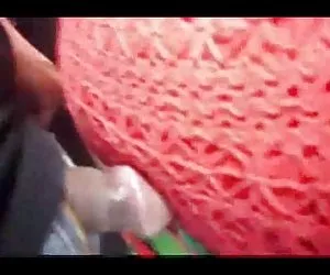 Toque en el discurso público. muy putas gratis